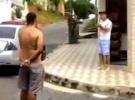 Mulher filma assassinato do marido pelo rival durante briga 